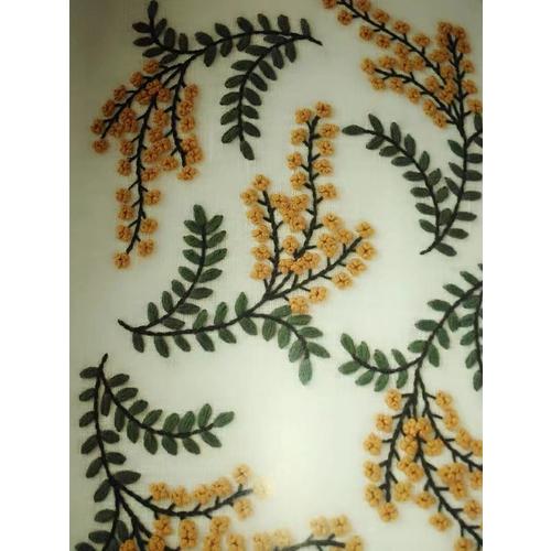 樋口愉美子的12個月刺繡